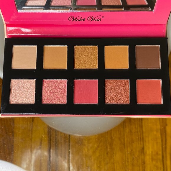 Violet Voss Eyeshadow Pallet - Picture 3 of 7